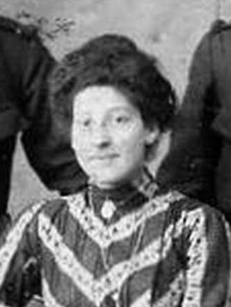 Gella de Vries  
