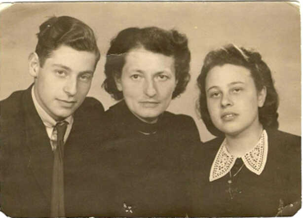 Louis Leon (Louki) Pinas, Naatje (Nannie) Pinas-Anholt en Eveline( Lieneke) Pinas