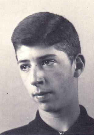 IMG_0020 Emanuel (Mennie) van der Sluis 1928 - foto ±1942-A - 800 pix.jpg