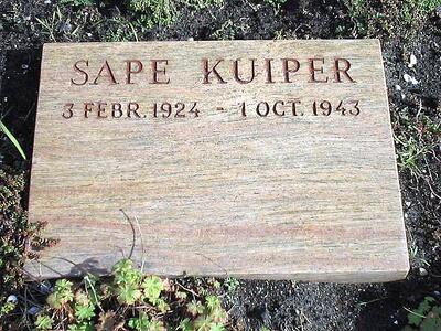 Kuiper, Sape grafsteen.jpg