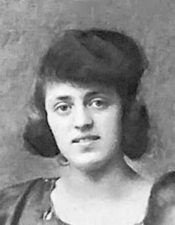 Sara (Lien) Mogroby 