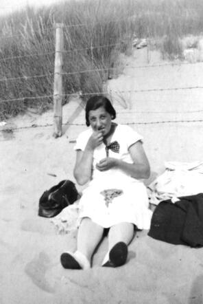 Beach IJmuiden Rebecca Berger 1933/34