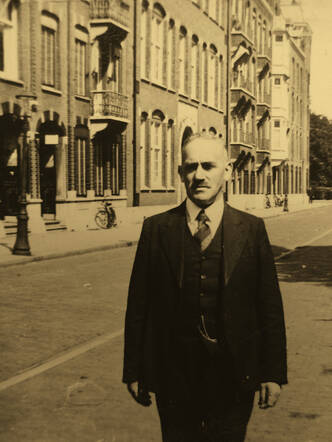 Philip 02 1939 _600 x 800 pix.jpg