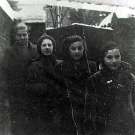 Hendrina (Lientje) van der Heijden (2de r)