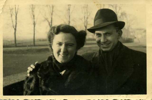 Johanna (Annie) van der Heijden (l)
