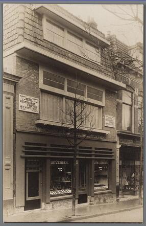 Hotel-Restaurant-Pension "Het Witte Huis" of Max Noach in Zandvoort, about 1920
