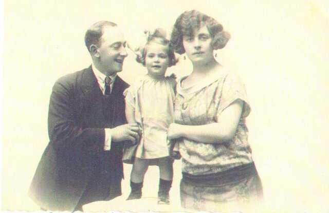 Sara, Coenraad en Annie Mandaat-Rodrigues