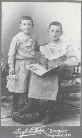 Grietje en Marianne Cohen de Heer, foto ca. 1892