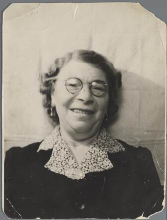 Mietje Kroonenberg-Groen, about 1940