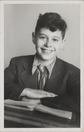 Robert Keizer, 1942