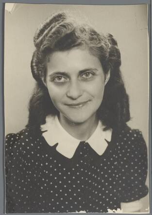 Esther Nunes Nabarro, about 1940