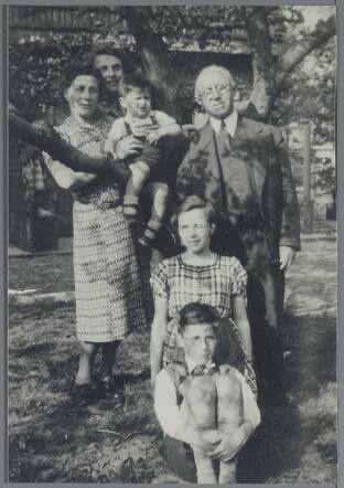 Willem de Haas and his family, about 1942