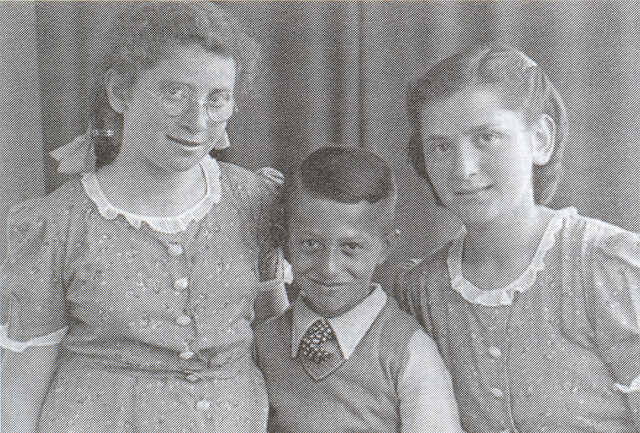 Roosje Salka Mozes and her stepbrother Horst Eichenwald