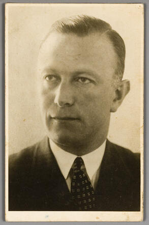 Ernst Lodewijk Visser, about 1940