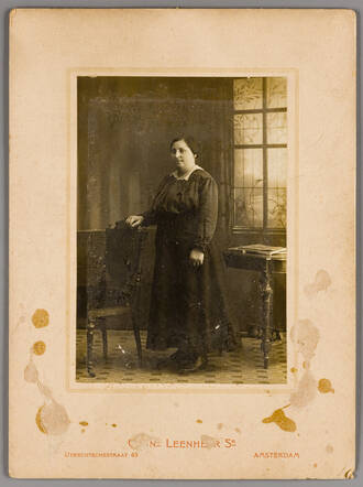 Marianne Polak-Swaab, about 1920