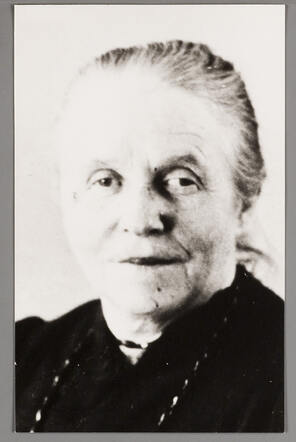 Hesther Hes-van Leeuwen, about 1939