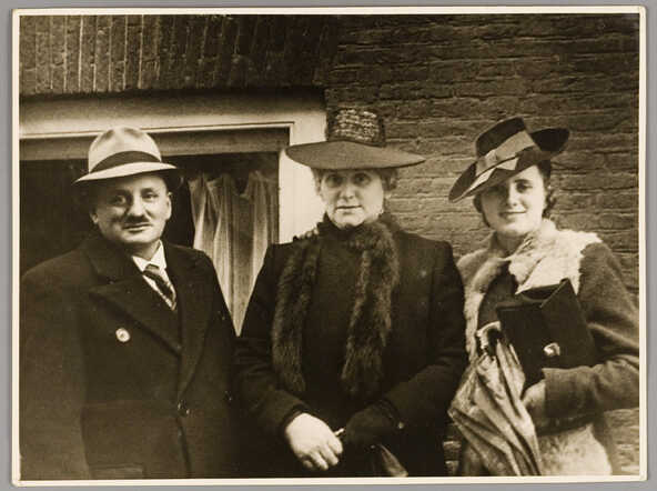 Isaac Leever, Debora Zwaneweber and Elisabeth Leever