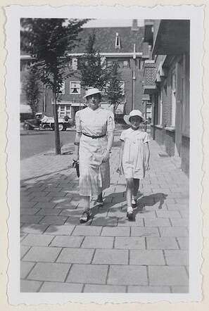 Dorothee Julie Miloslawski (to school)
