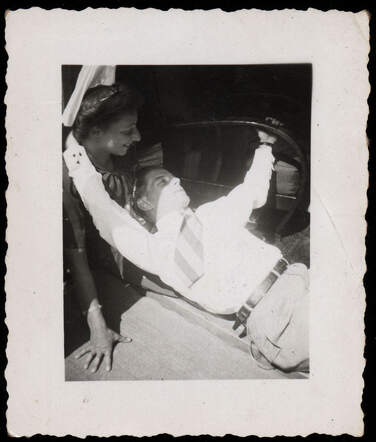 Andries Davids with his fiancée Ans Hakker(t) about 1941
