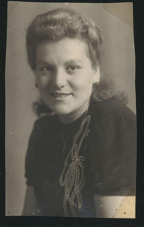 Hendrika Markus, about 1942