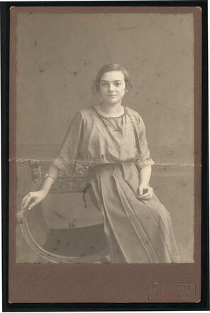 Eva Rodrigues-de Beer, about 1918