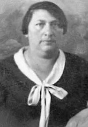 Louise Scharlewie-Content
