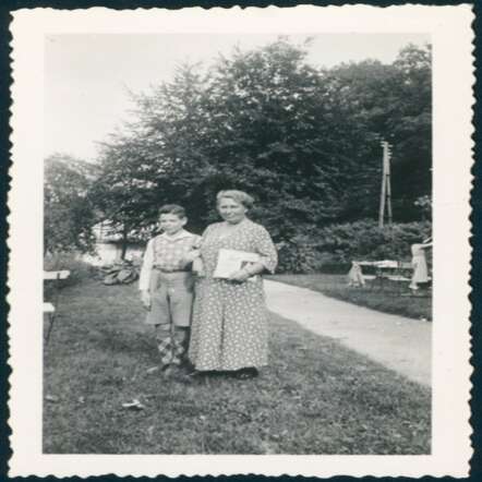 Albert Simons with his mother, about 1932