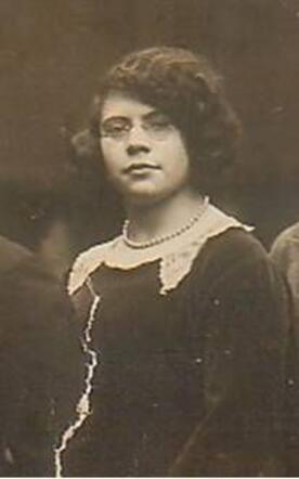 Esther de Leeuwe-Denneboom1914 [en]