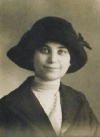 Klara Glasbeek-van Praag1893 [en]