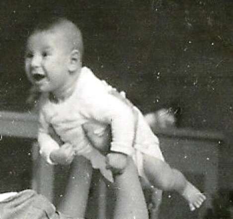 Alex Grijsaart op de crèche Warmoesstraat, juli 1941