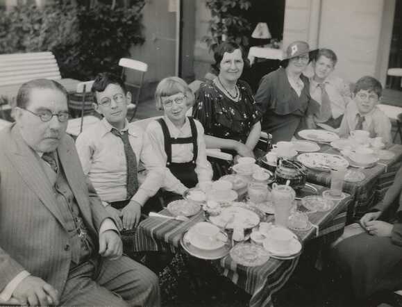 Alf Dudkin, Nathan, Bertha ,Hannah, Lena ,Juda and Meyer Vomberg
