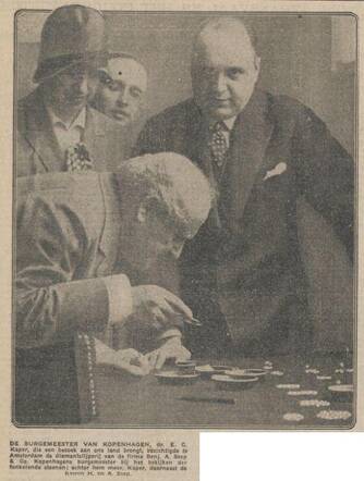 Algemeen Handelsblad 12 april 1930, avond, Henri (Hans) Soep en broer Bram met de burgemeester van Kopenhagen.