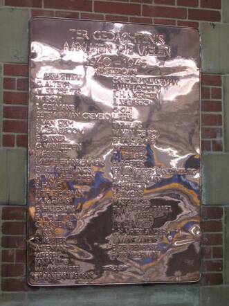 Amsterdam, plaquette in het NS-station  (foto: Nederlandse Spoorwegen)