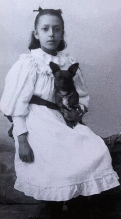 Annie Aletrino 1