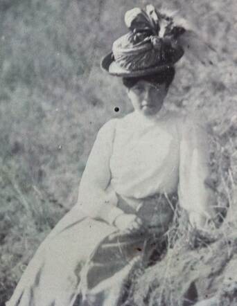 Annie Altrino 3