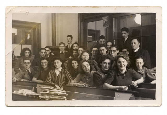 Richard Bargeboer, school picture of year 4 of the  MULO of the Jewish school at the Molenwaterweg in Rotterdam, school year 1941-1942. It is not exactly known where Richard is in the picture.