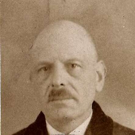 Bernard van PerlsteinBernard van Perlstein: pasfoto van paspoort uitgegeven in 1931
