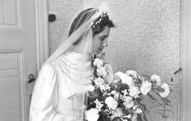 Bertha Jakobs-Levi op haar huwelijksdag, 1942