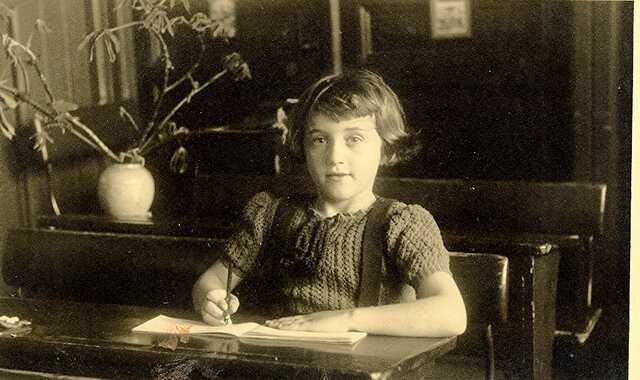 Betje Kalkoene at school