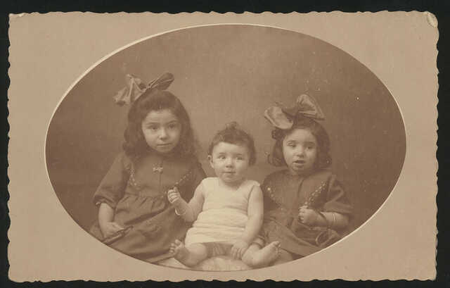  De zusjes Betsy, Clara en Rosa Labzowski, ca. 1923