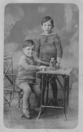 De zonen van Bram en Zelma de Leeuw-ten Brink