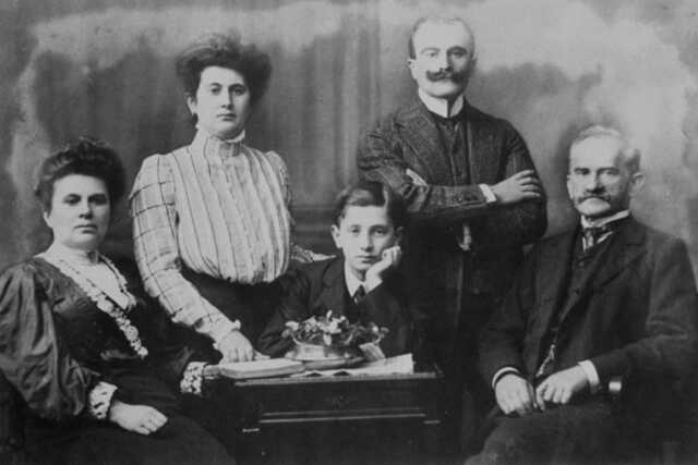 Chana, Sofie, Isidor, Max, Mendel Vienna 1908
