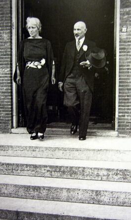 Trouwfoto van Abraham Grünwald en Bertha Rosalie Telsa Menko