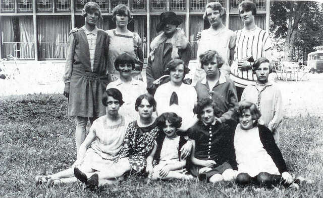 Naaiklas van Mietje Cohen-Brommet's Eerste Veenkoloniale Mode-Vakschool, 1925