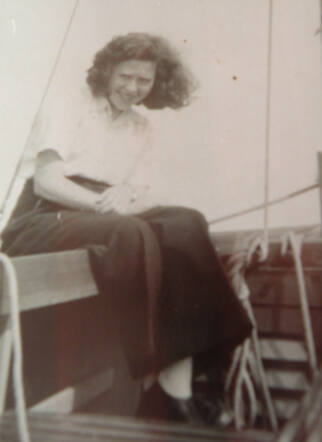 Gerda Henny Cohen, on the sailboat of her brother at the Zuidlaardermeer