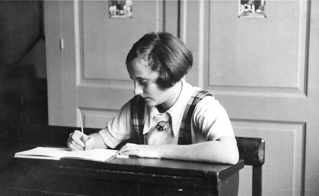 Cornelia (Corrie) Frenkel, omstreeks 1935