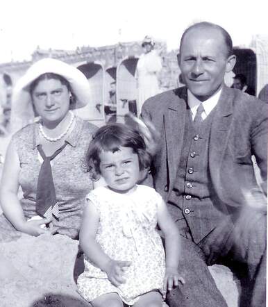 Jane (Jennie) Cune with her parents Salomon en Betje Cune-Rubens