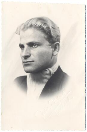 David Acathan, juli 1942