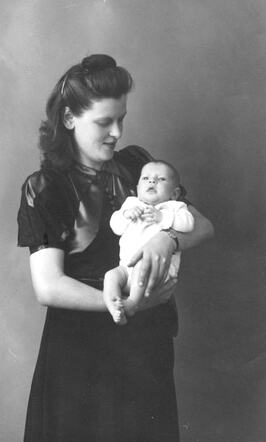 Malka de Leeuw en baby Belia