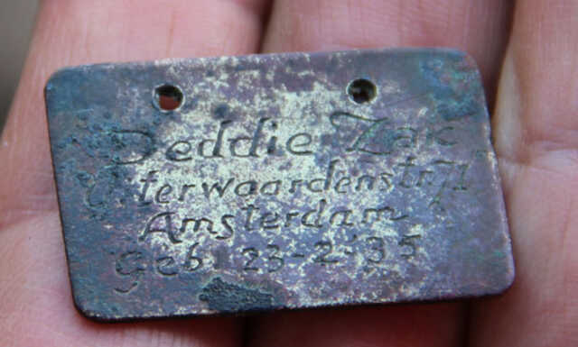 Deddie Zak: identity plate